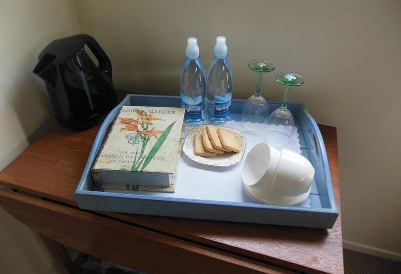 Garden Bed And Breakfast