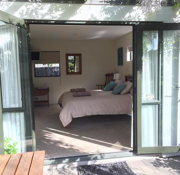 Garden Bed And Breakfast