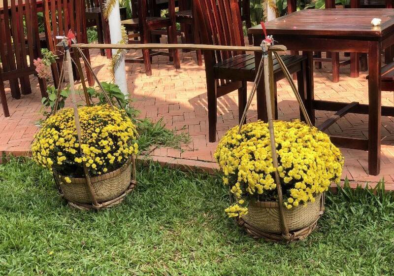 تختخواب و صبحانه Tropical Garden Phu Quoc