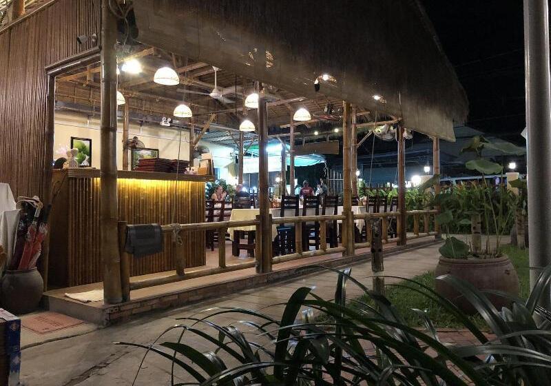 تختخواب و صبحانه Tropical Garden Phu Quoc