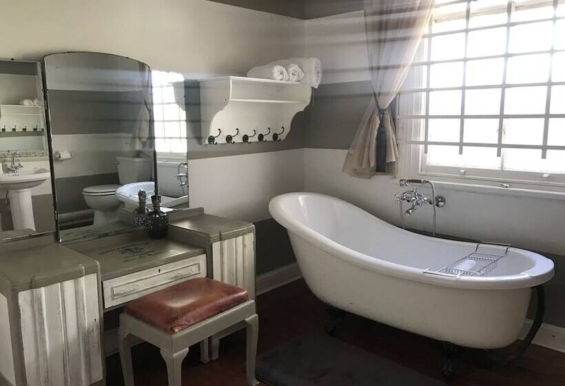 Bed & Breakfast Waterhouse Guest Lodge In Muckleneuk