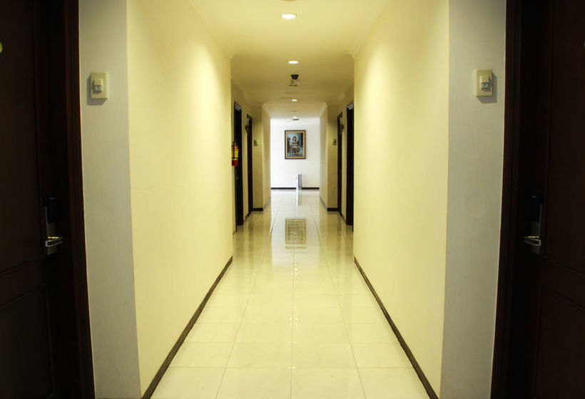 Szálloda Airy Alun Alun Malang Aries Munandar 41