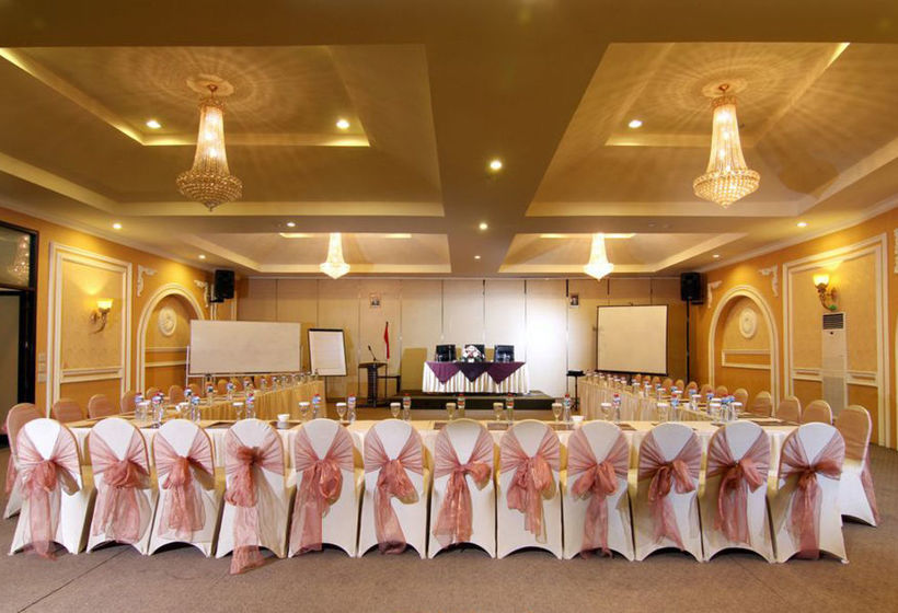 Szálloda Airy Alun Alun Malang Aries Munandar 41