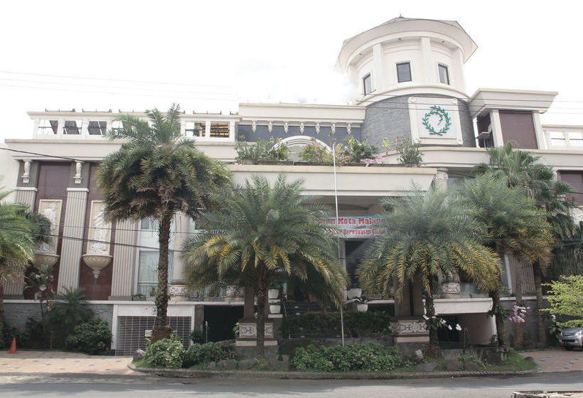 Szálloda Airy Alun Alun Malang Aries Munandar 41