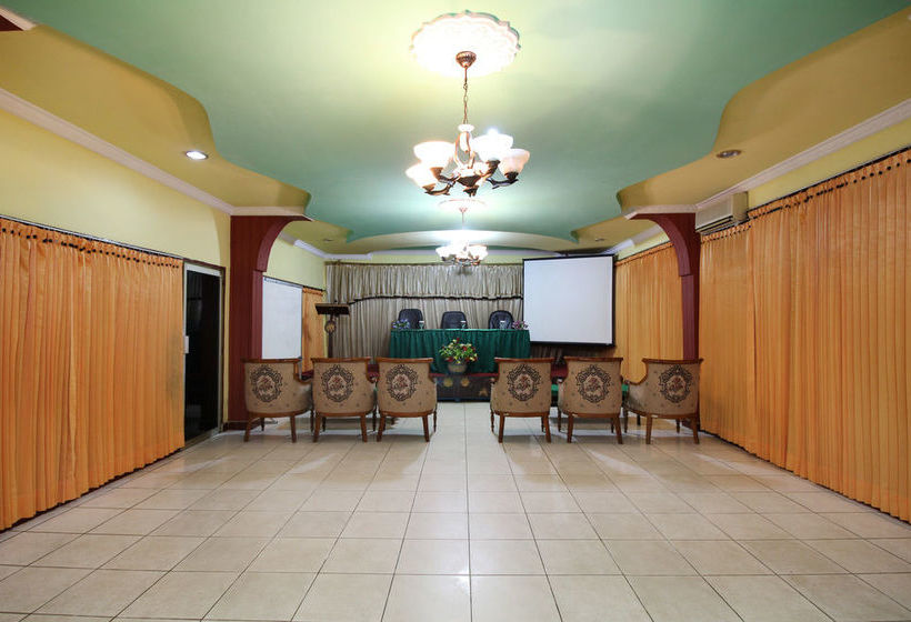 هتل Airy Syariah Hm Bafadhal Sungai Asam Jambi