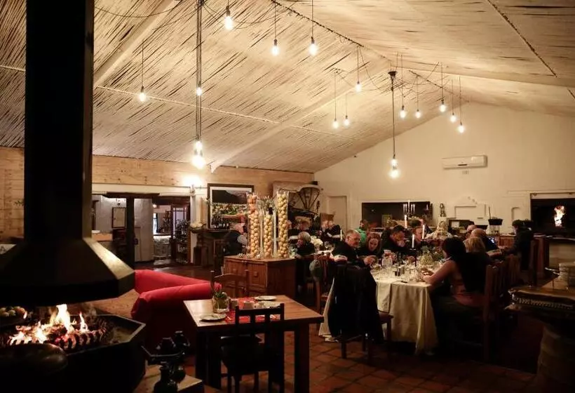 هتل De Opstal Country Lodge