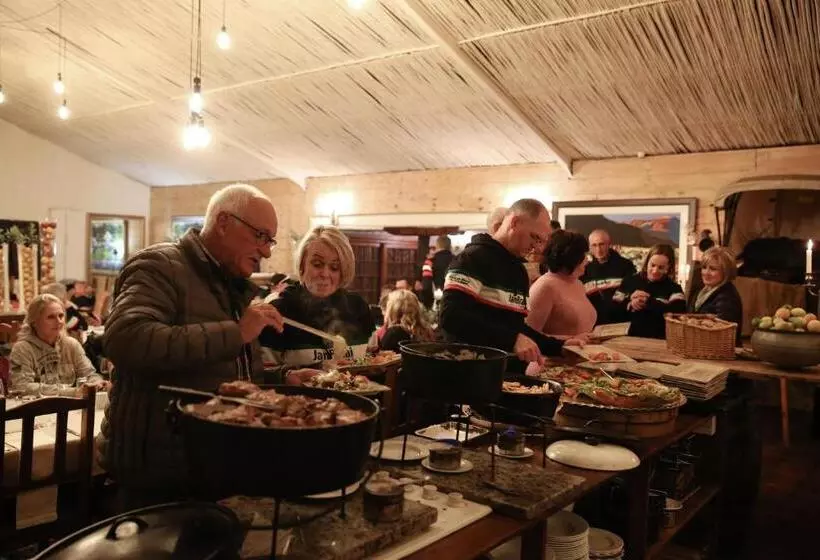 هتل De Opstal Country Lodge