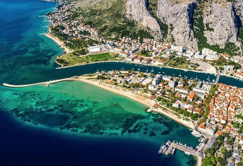 فندق Mobile Homes Camp Galeb