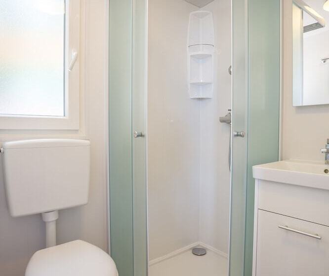 فندق Mobile Homes Camp Galeb