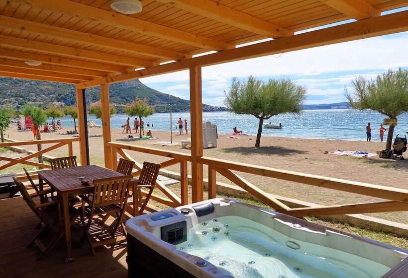 فندق Mobile Homes Camp Galeb