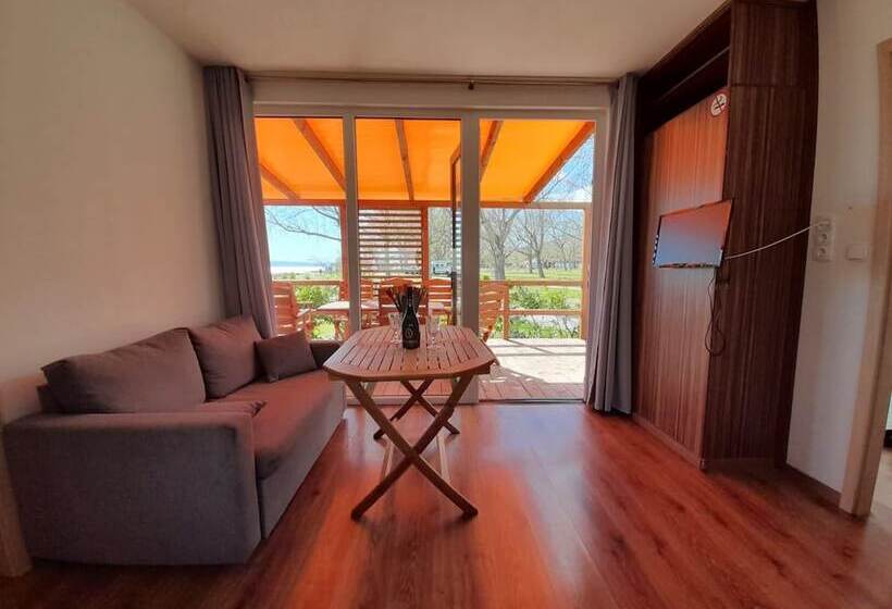 فندق Mobile Homes Camp Galeb