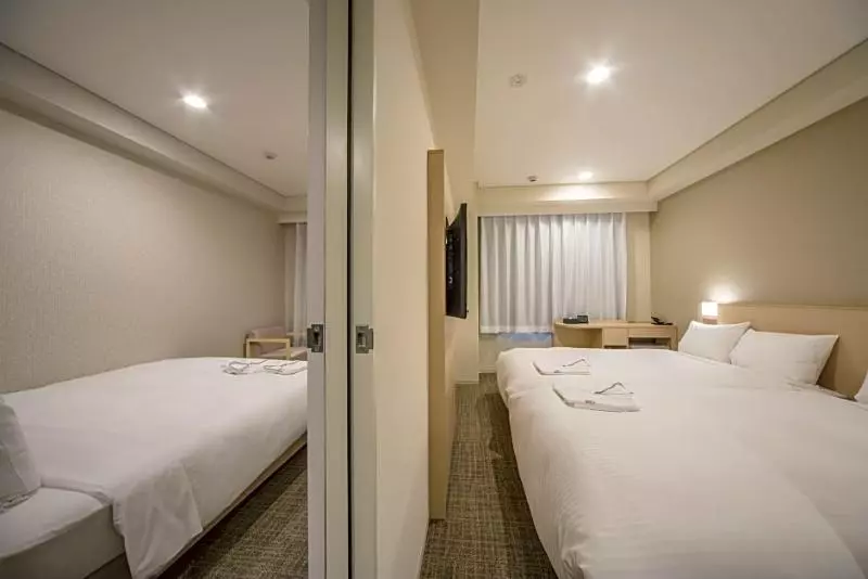 Hotelli Sotetsu Fresa Inn Kyotohachijoguchi