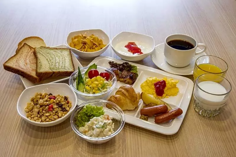 Hotelli Sotetsu Fresa Inn Kyotohachijoguchi