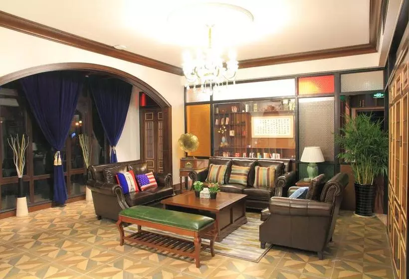 Hotelli The Pushi Mansion