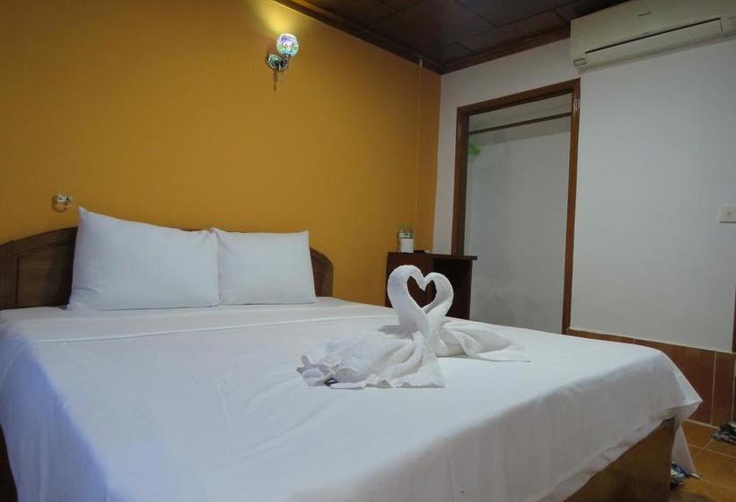 בית מלון כפרי Two Easy Bungalow