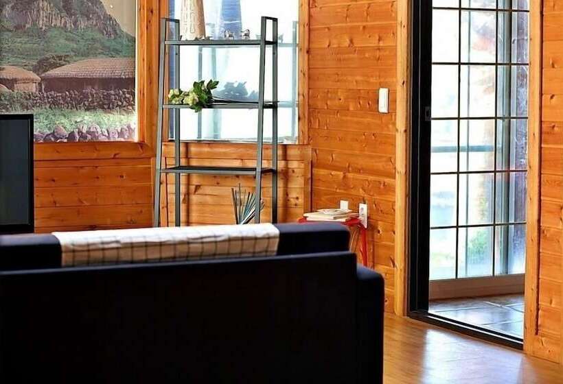 Luna In Jeju Pension