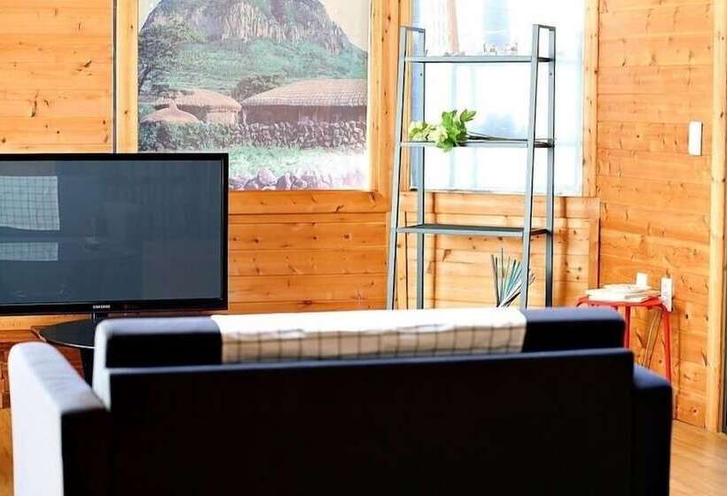 Luna In Jeju Pension