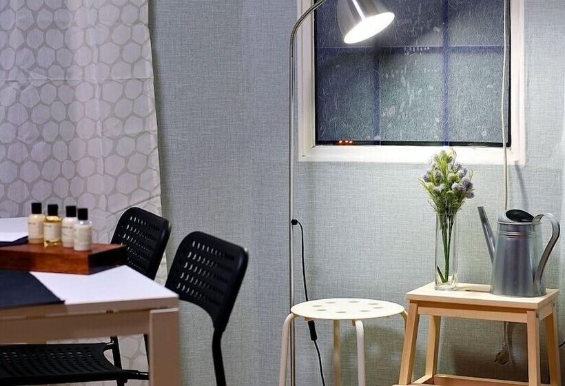 Luna In Jeju Pension