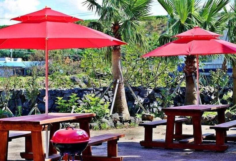 Luna In Jeju Pension