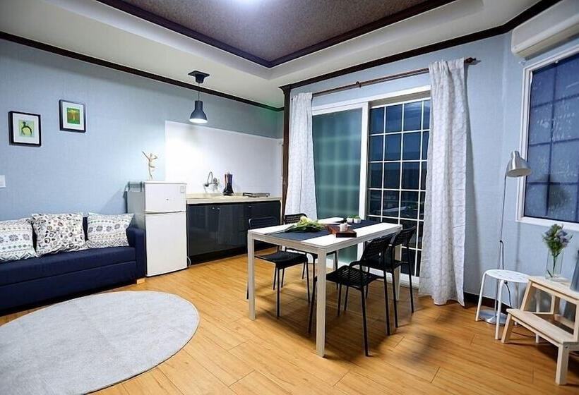 Luna In Jeju Pension