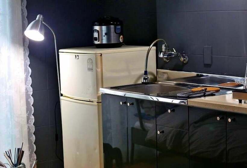 Luna In Jeju Pension