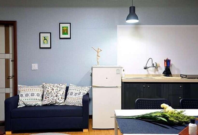 Luna In Jeju Pension