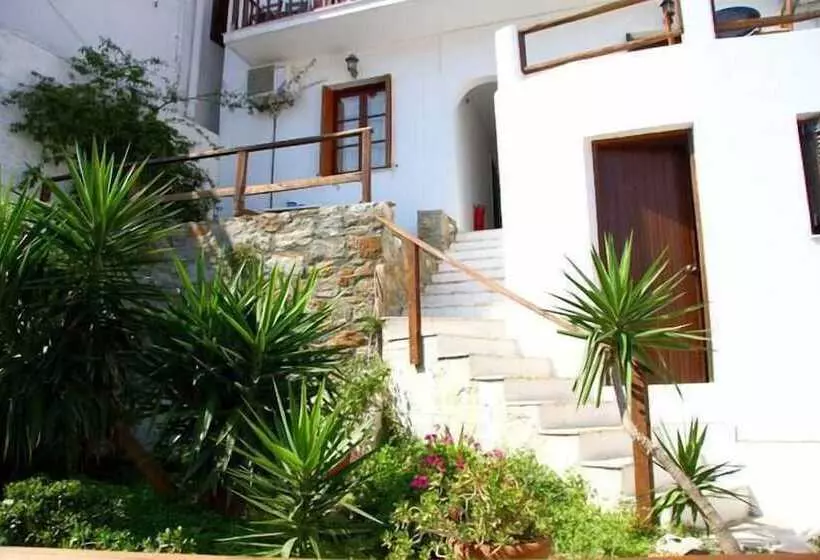 Pension  Lykomides