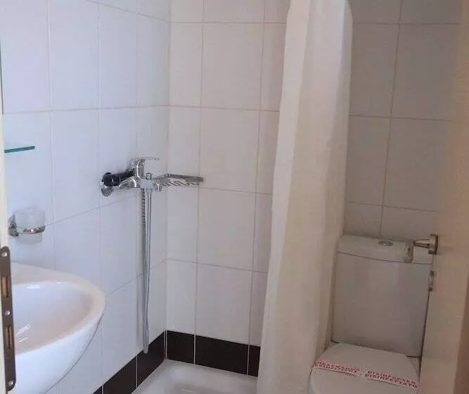 Pension  Lykomides