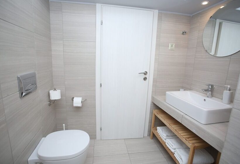 פנסיון Lykomides