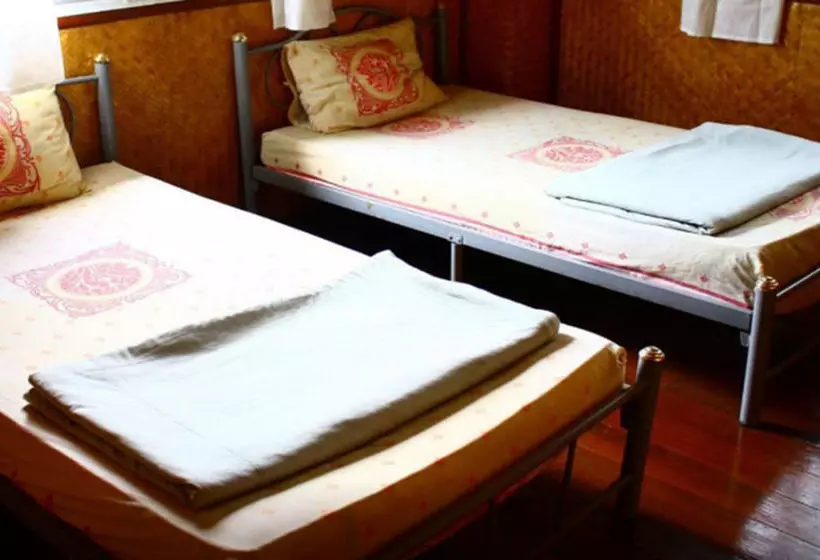 پانسیون Tt&t Backpacker Guesthouse