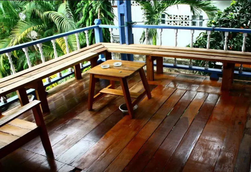 پانسیون Tt&t Backpacker Guesthouse