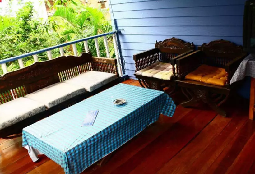 پانسیون Tt&t Backpacker Guesthouse