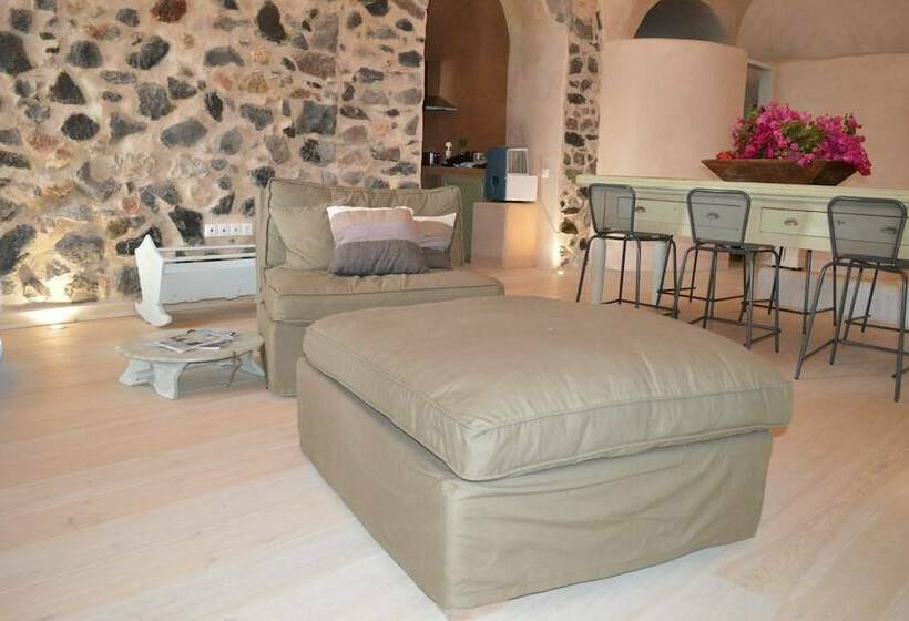 Pyrgos Old Winery Villa