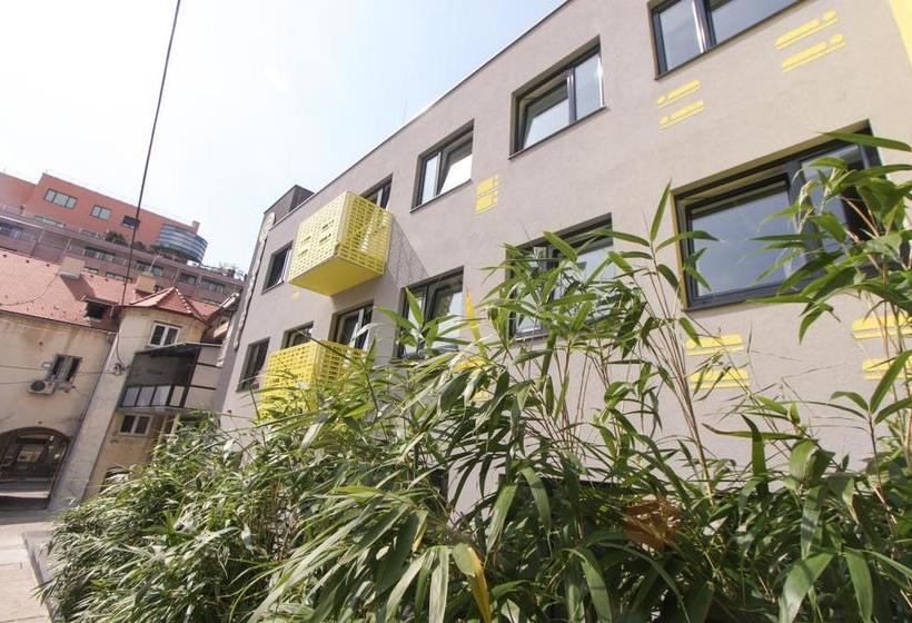 Private Rooms At Hostel63