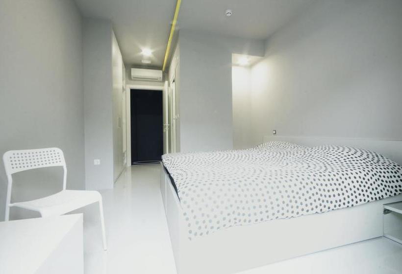 Private Rooms At Hostel63