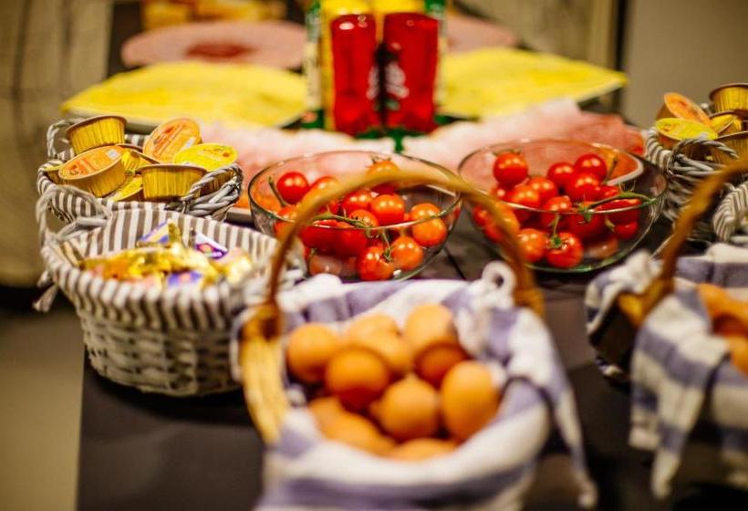 Private Rooms At Hostel63