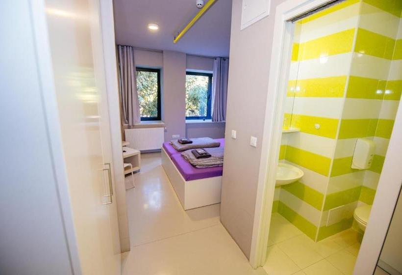 Private Rooms At Hostel63