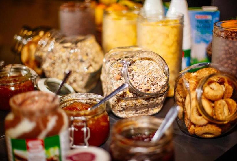 Private Rooms At Hostel63