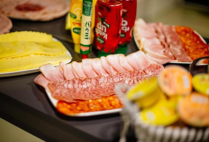 Private Rooms At Hostel63