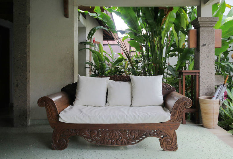 호텔 Airy Seminyak Kerobokan Kuwum Gang Rajawali Bali