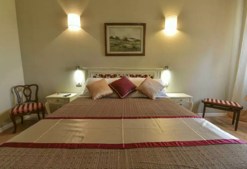 Hotelli Florence Station Rooms