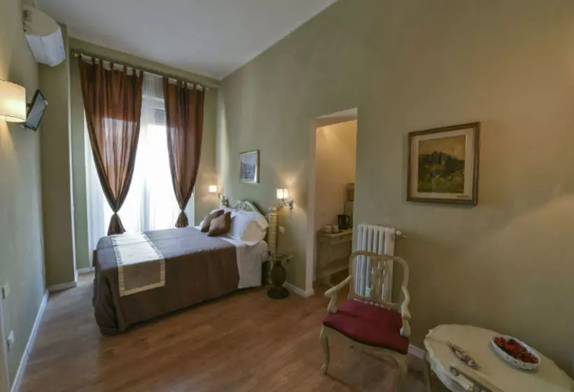 Hotelli Florence Station Rooms