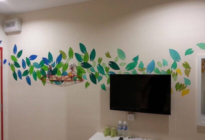 בית מלון כפרי Strawberry Fields