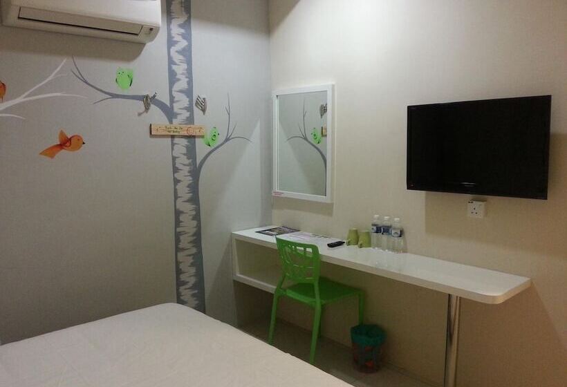 בית מלון כפרי Strawberry Fields