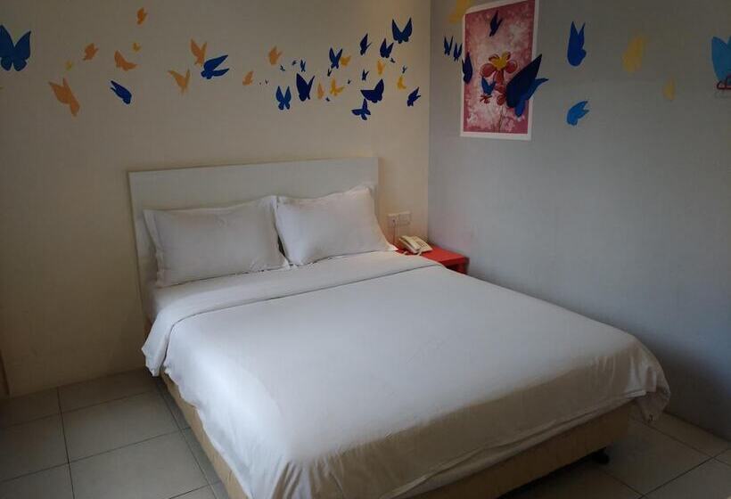 בית מלון כפרי Strawberry Fields