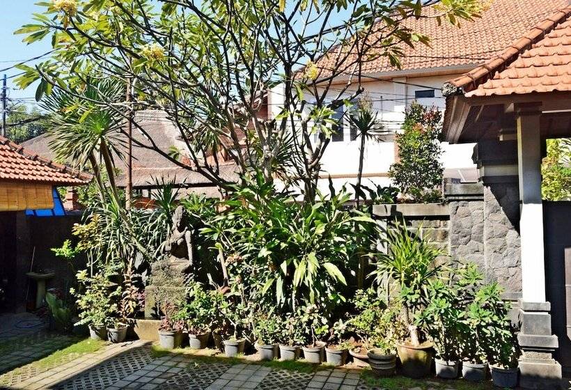 펜션 Yulia 2 Homestay Sanur