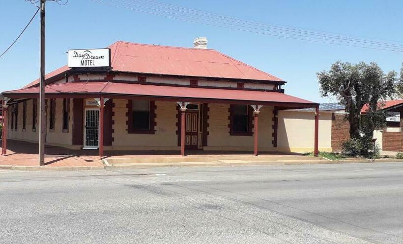 Daydream Motel And Apartments