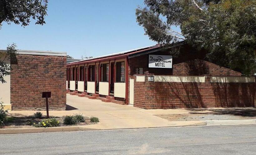 Daydream Motel And Apartments