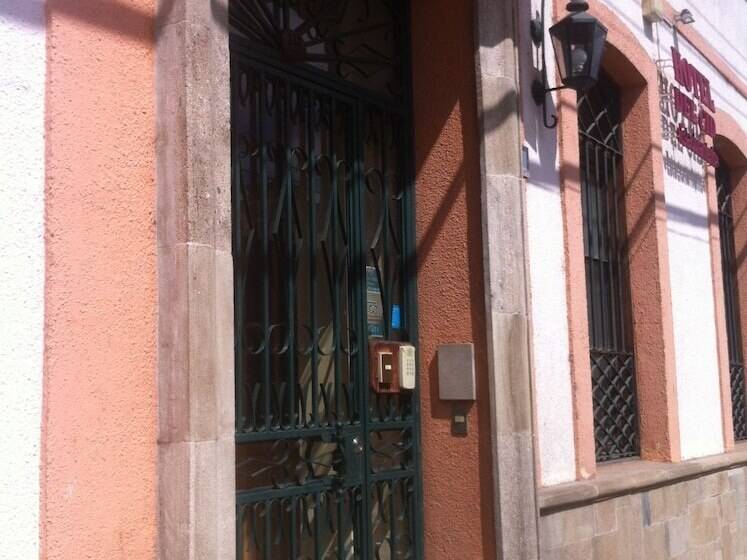 בית מלון כפרי Del Cid