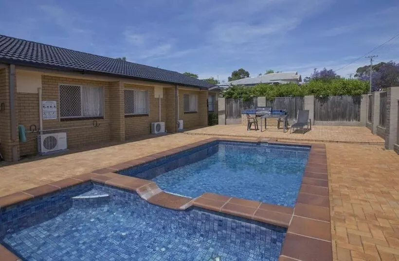 هتل Leichhardt Motor Inn